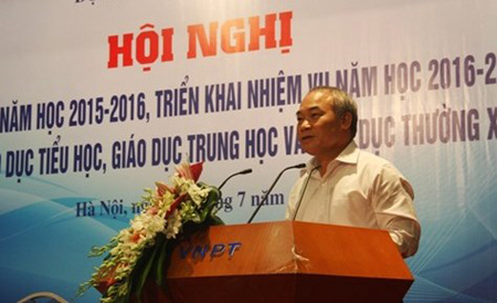 Thứ trưởng Bộ GD&ĐT Nguyễn Vinh Hiển phát biểu chỉ đạo tại Hội nghị.